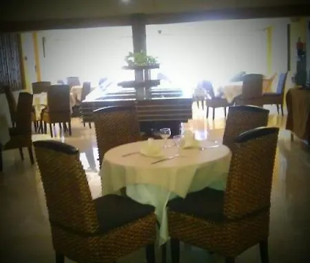 מלון Rebecca Park 2*